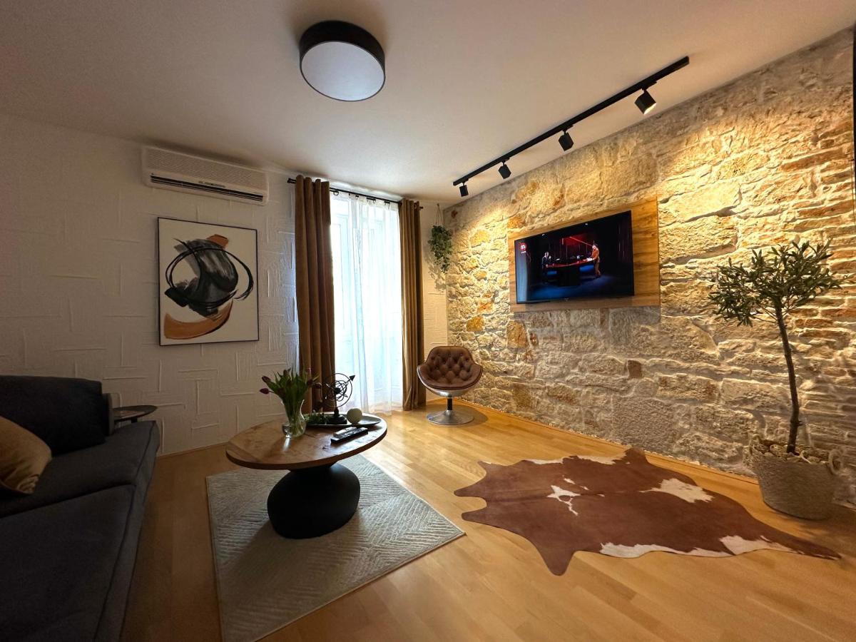 Apartment Erin Center - New Renovated Ровінь Екстер'єр фото